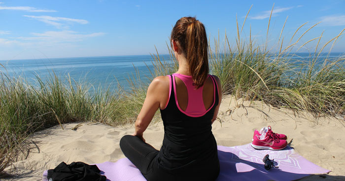 Únavu a ospalosť zaženiete meditáciou alebo prechádzkou.