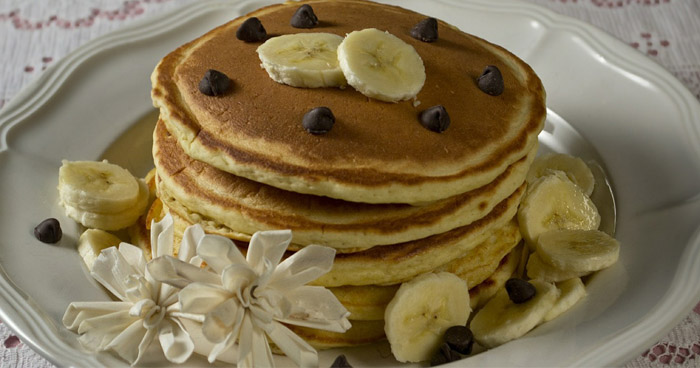 Takzvané špaldové palacinky s tvarohom alebo jablkami sú zdravou dobrotou.